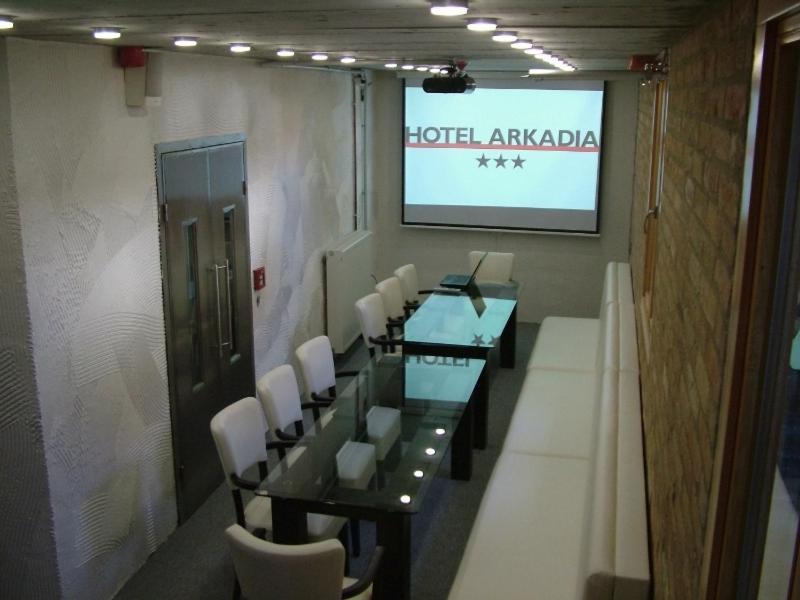 Hotel Arkadia Pécs Exteriör bild